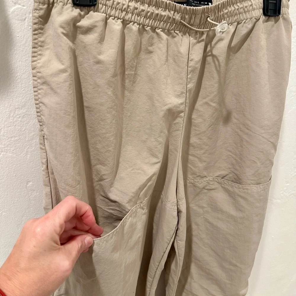 Zara Women's Beige Parachute Pants large - Picture 5 of 6